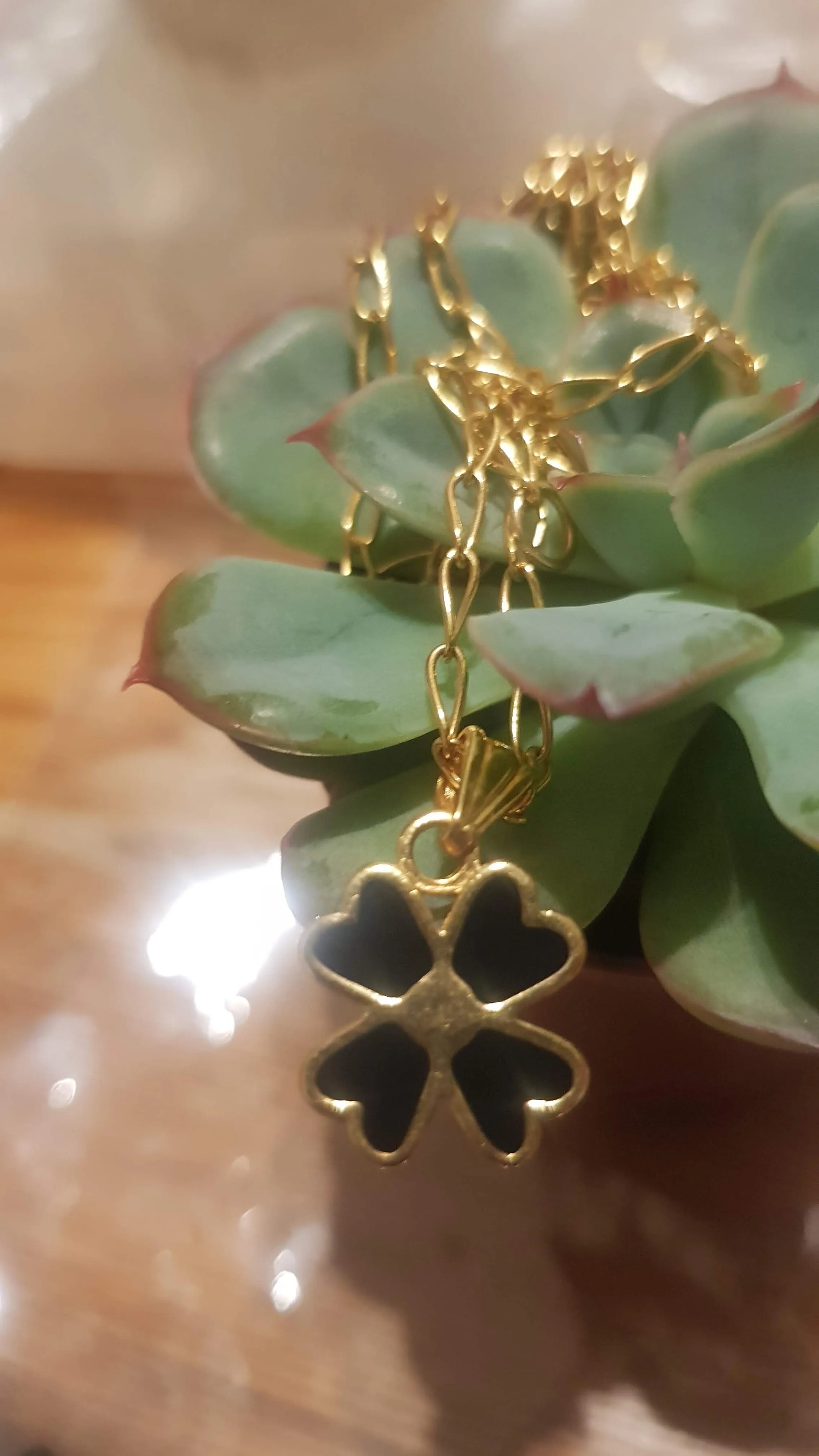 Necklace for women. Goldfilled pendant Clover Necklace for Woman / Girl.